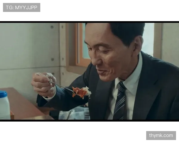 任子威训练结束后一个人吃豪华大餐，这节奏有点像电影里的孤独富豪啊